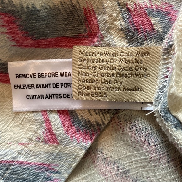 Like new silk top - Picture 8 of 10